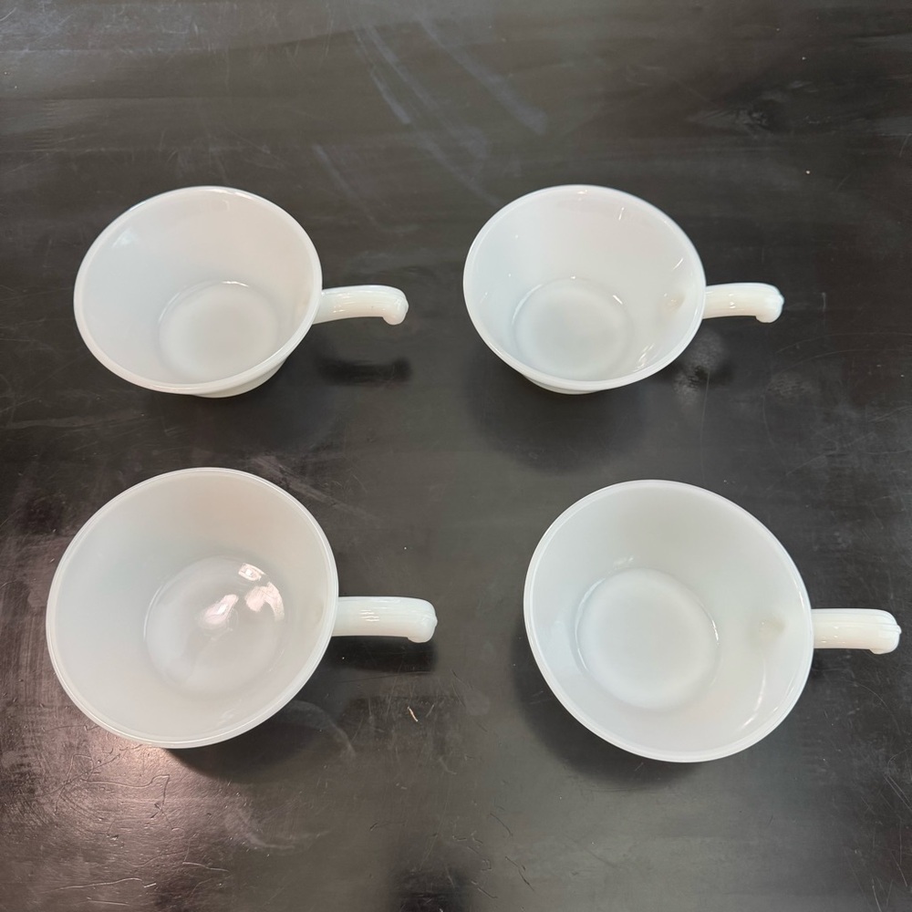 Set of 4 Vintage Anchor Hocking Fire King Milk Glass White Bowls With Handles - Picture 2 of 12